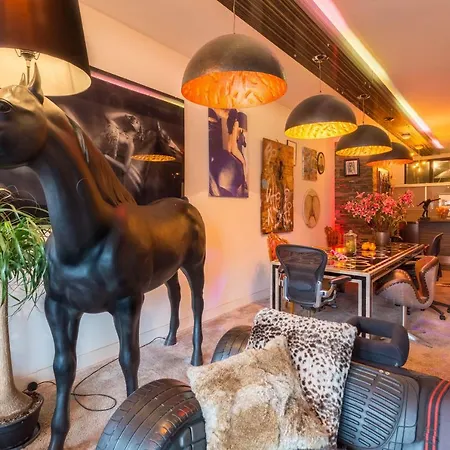 Apartamento 180 M2 Central ....art ...loft ..jacuzzi...horse.. Amesterdão