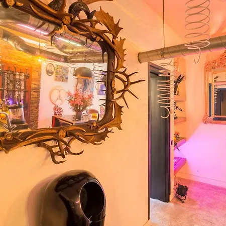 Appartement 180 M2 Central ....art ...loft ..jacuzzi...horse..