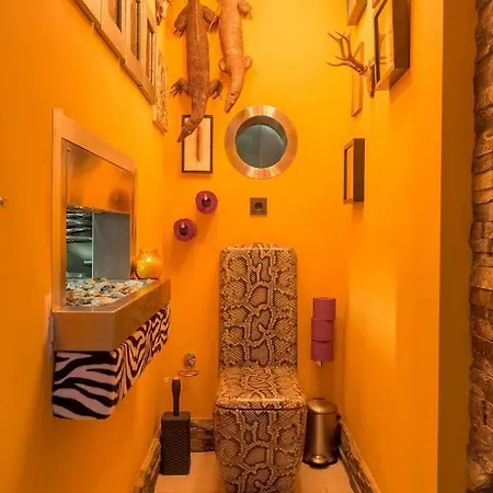 180 M2 Central ....art ...loft ..jacuzzi...horse..